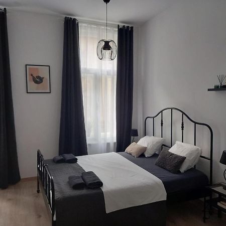 Black Queen & Countess Nera Zagreb Luaran gambar